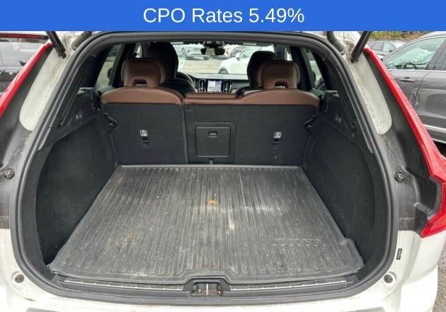 2024 Volvo XC60 B5 AWD Plus Dark Theme