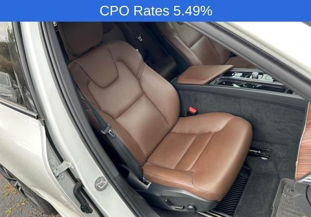 2024 Volvo XC60 B5 AWD Plus Dark Theme