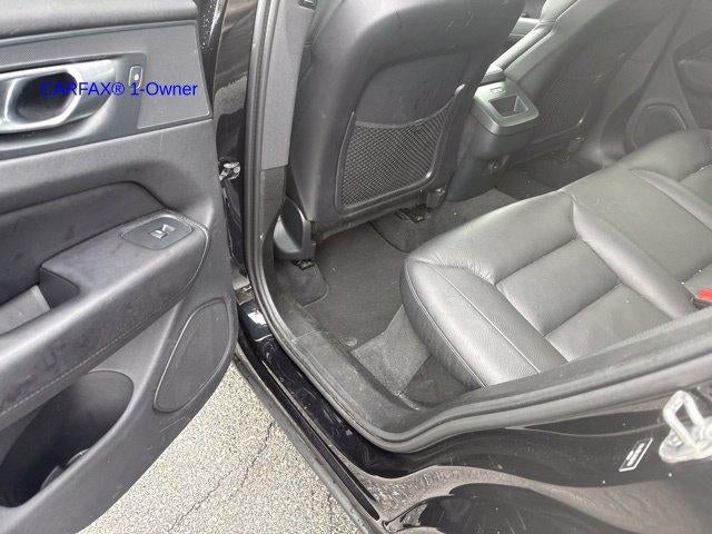 2024 Volvo XC60 B5 AWD Plus Dark Theme