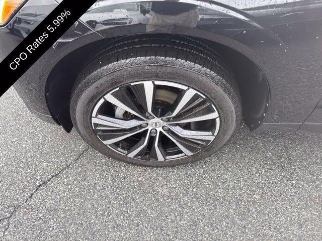 2024 Volvo XC60 B5 AWD Plus Dark Theme
