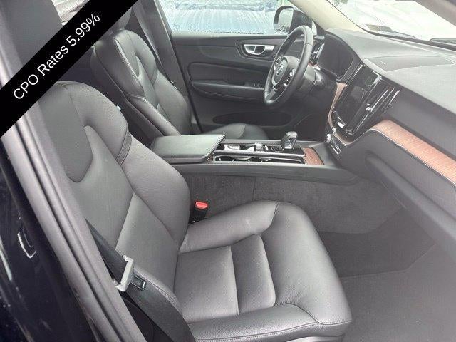 2024 Volvo XC60 B5 AWD Plus Dark Theme