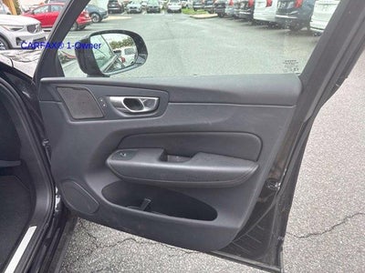 2024 Volvo XC60 B5 AWD Plus Dark Theme