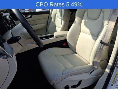 2024 Volvo XC60 B5 AWD Plus Dark Theme