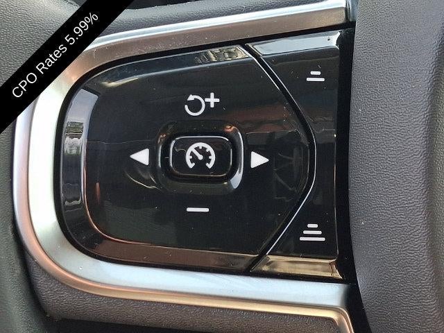 2024 Volvo XC60 B5 AWD Plus Dark Theme