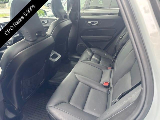 2024 Volvo XC60 B5 AWD Plus Dark Theme