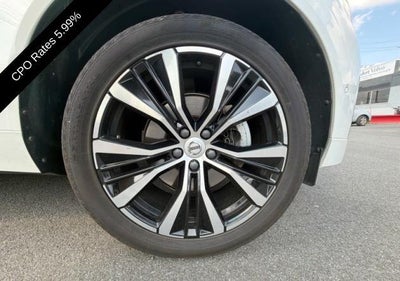 2024 Volvo XC60 B5 AWD Plus Dark Theme