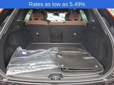 2024 Volvo XC60 B5 AWD Plus Dark Theme