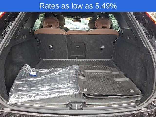 2024 Volvo XC60 B5 AWD Plus Dark Theme