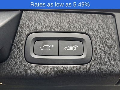 2024 Volvo XC60 B5 AWD Plus Dark Theme