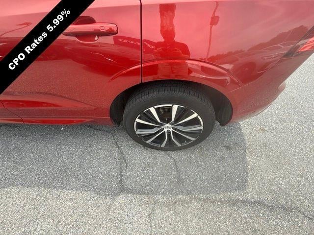 2024 Volvo XC60 B5 AWD Plus Dark Theme