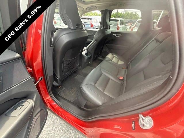 2024 Volvo XC60 B5 AWD Plus Dark Theme