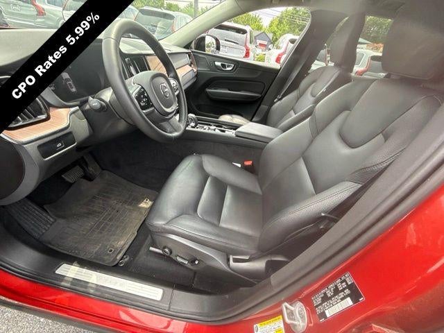 2024 Volvo XC60 B5 AWD Plus Dark Theme