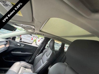 2024 Volvo XC60 B5 AWD Plus Dark Theme