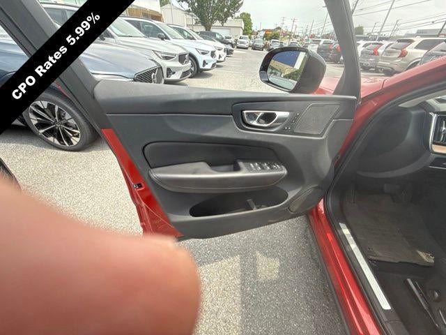 2024 Volvo XC60 B5 AWD Plus Dark Theme
