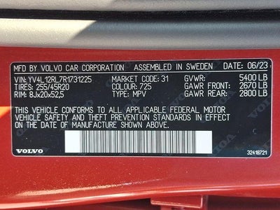 2024 Volvo XC60 B5 AWD Plus Dark Theme