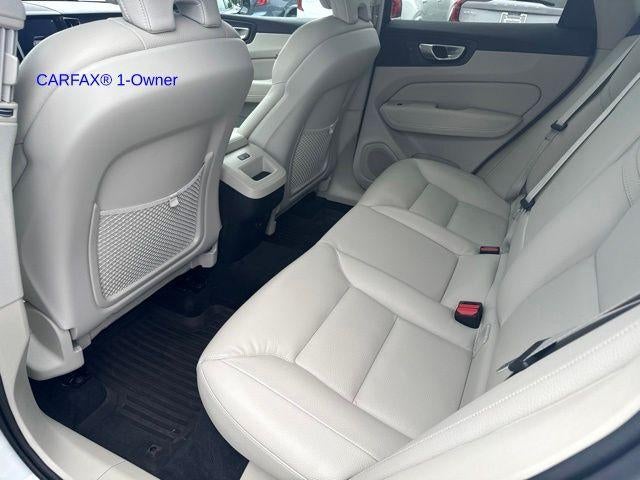 2024 Volvo XC60 B5 AWD Plus Dark Theme