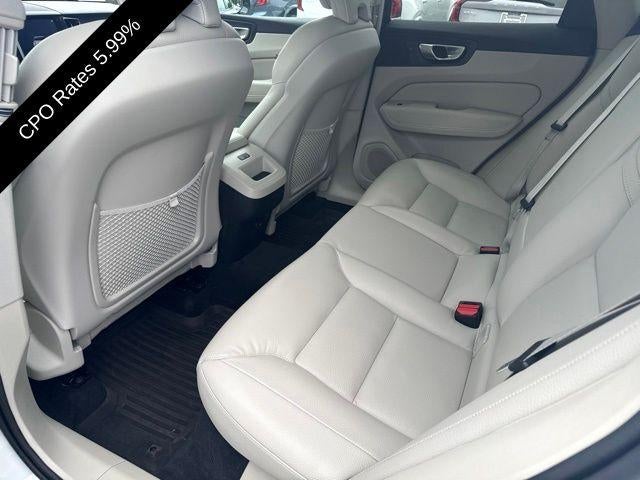 2024 Volvo XC60 B5 AWD Plus Dark Theme