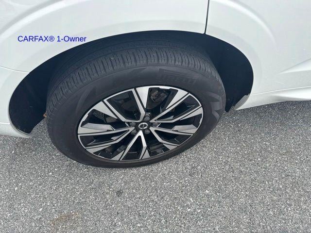 2024 Volvo XC60 B5 AWD Plus Dark Theme