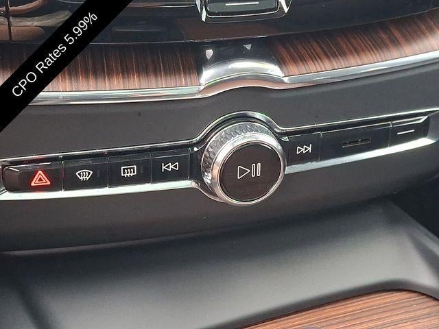 2024 Volvo XC60 B5 AWD Plus Dark Theme