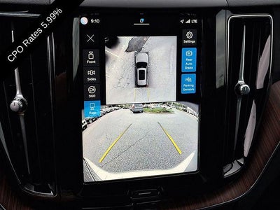 2024 Volvo XC60 B5 AWD Plus Dark Theme