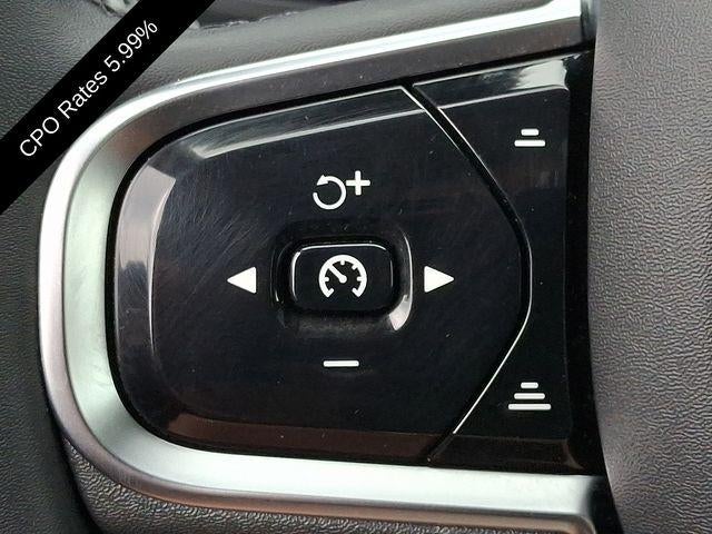 2024 Volvo XC60 B5 AWD Plus Dark Theme