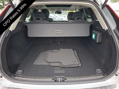 2024 Volvo XC60 B5 AWD Plus Dark Theme
