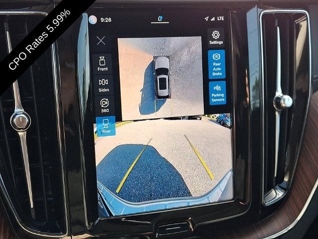 2024 Volvo XC60 B5 AWD Ultimate Dark Theme
