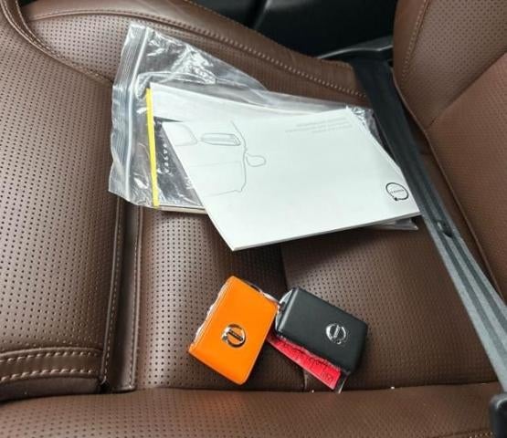2024 Volvo XC60 B5 AWD Ultimate Dark Theme