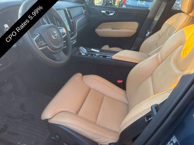 2024 Volvo XC60 B5 AWD Ultimate Dark Theme