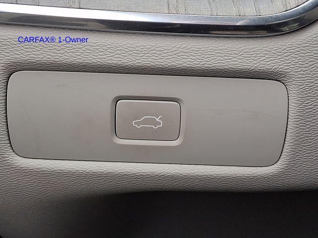 2023 Volvo XC60 B5 AWD Plus Bright Theme