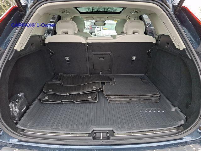 2023 Volvo XC60 B5 AWD Plus Bright Theme