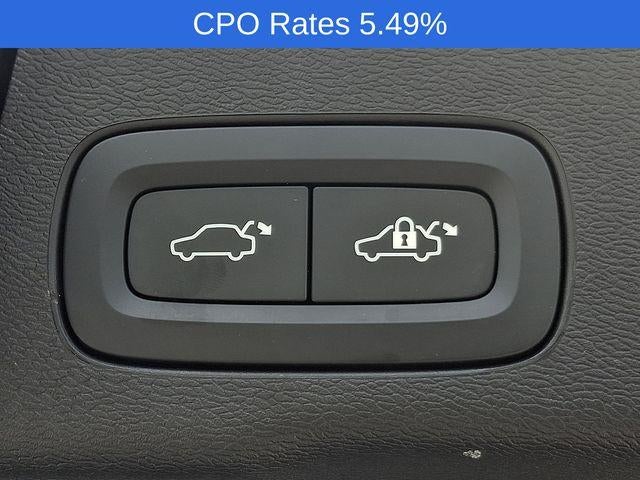 2023 Volvo XC60 B5 AWD Plus Bright Theme