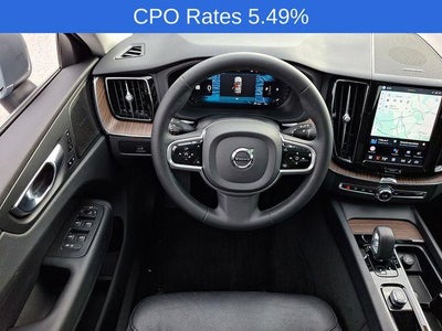 2023 Volvo XC60 B5 AWD Plus Bright Theme