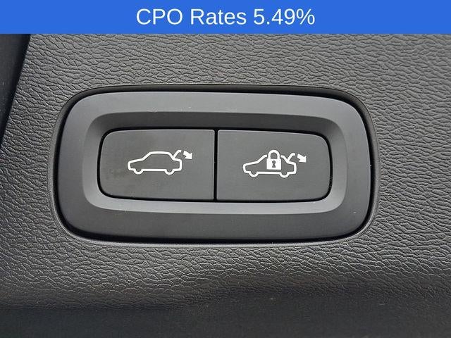 2023 Volvo XC60 B5 AWD Plus Bright Theme