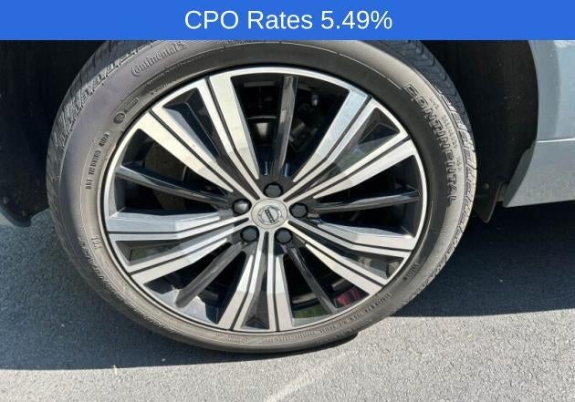 2023 Volvo XC60 B5 AWD Plus Bright Theme