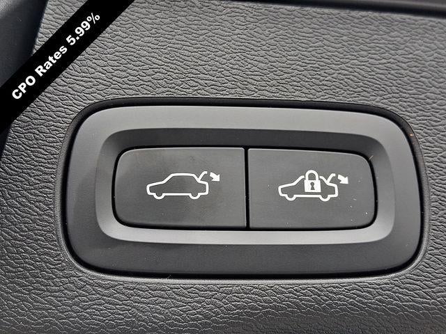 2023 Volvo XC60 B5 AWD Plus Bright Theme