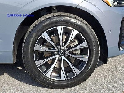 2023 Volvo XC60 B5 AWD Plus Dark Theme