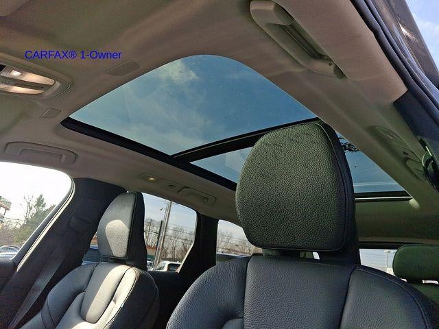 2023 Volvo XC60 B5 AWD Plus Dark Theme