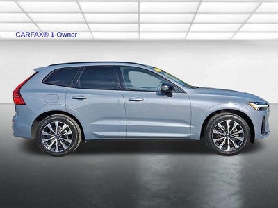 2023 Volvo XC60 B5 AWD Plus Dark Theme