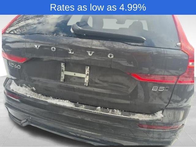 2023 Volvo XC60 B5 AWD Plus Dark Theme