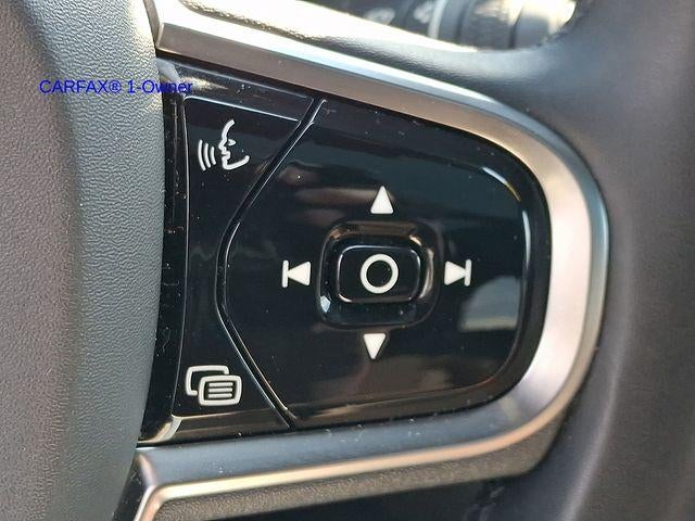 2023 Volvo XC60 B5 AWD Plus Dark Theme