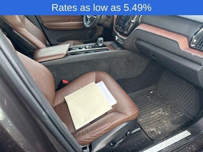 2023 Volvo XC60 B5 AWD Plus Dark Theme