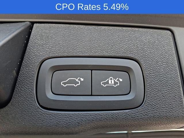 2023 Volvo XC60 B5 AWD Plus Dark Theme