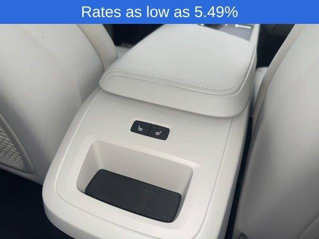 2023 Volvo XC60 B5 AWD Plus Dark Theme