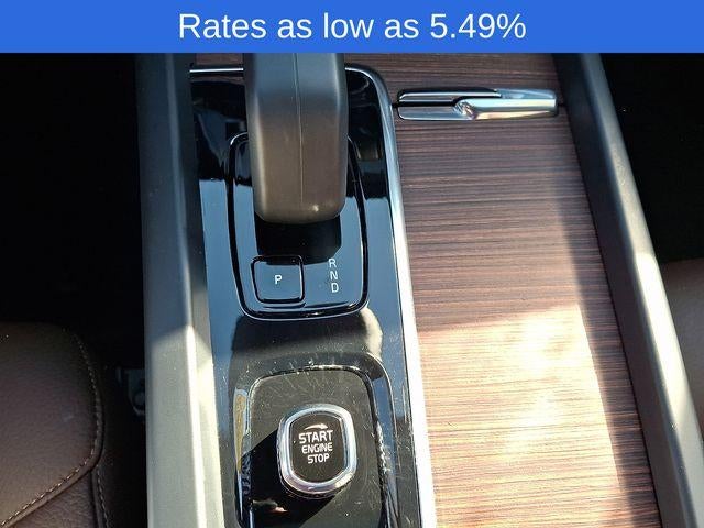 2023 Volvo XC60 B5 AWD Plus Dark Theme