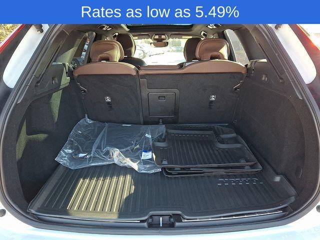 2023 Volvo XC60 B5 AWD Plus Dark Theme