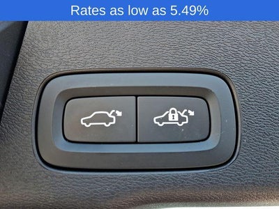 2023 Volvo XC60 B5 AWD Plus Dark Theme