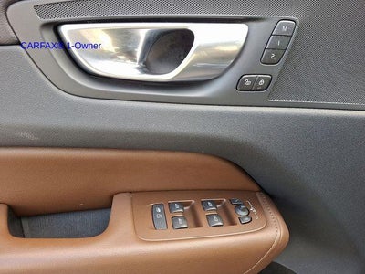 2023 Volvo XC60 B5 AWD Plus Dark Theme