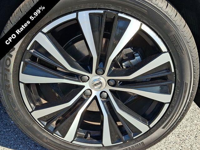 2023 Volvo XC60 B5 AWD Plus Dark Theme