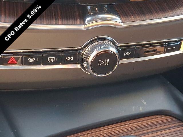 2023 Volvo XC60 B5 AWD Plus Dark Theme